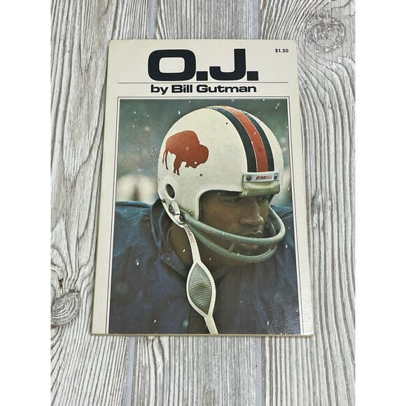 OJ SIMPSON by Bill Gutman 1974 Vintage Paperback Book Football NFL Buffalo Bills - Picture 1 of 8